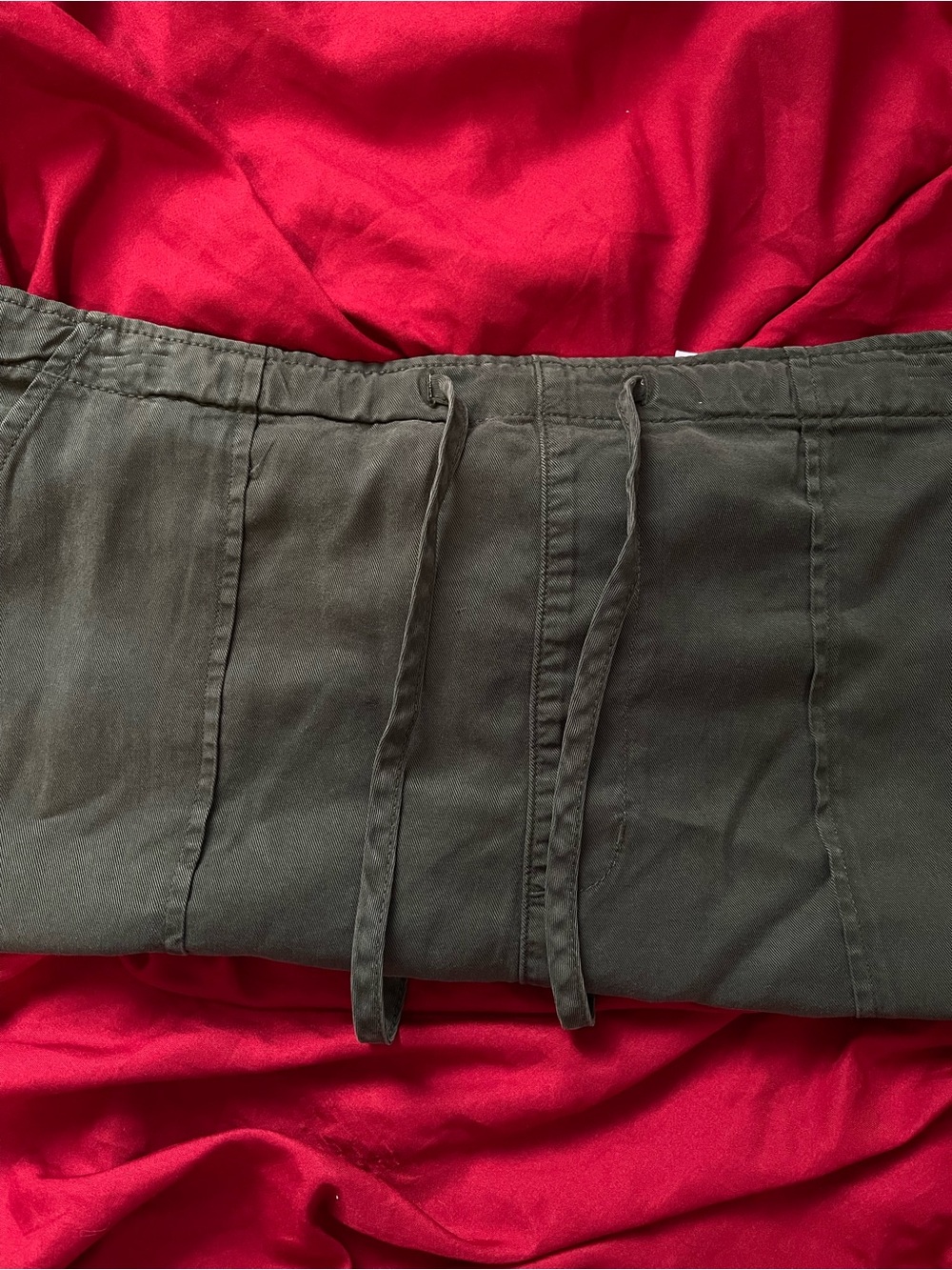 Green Cargo Draw-String Shorts ⭐️ - Picture 4 of 5